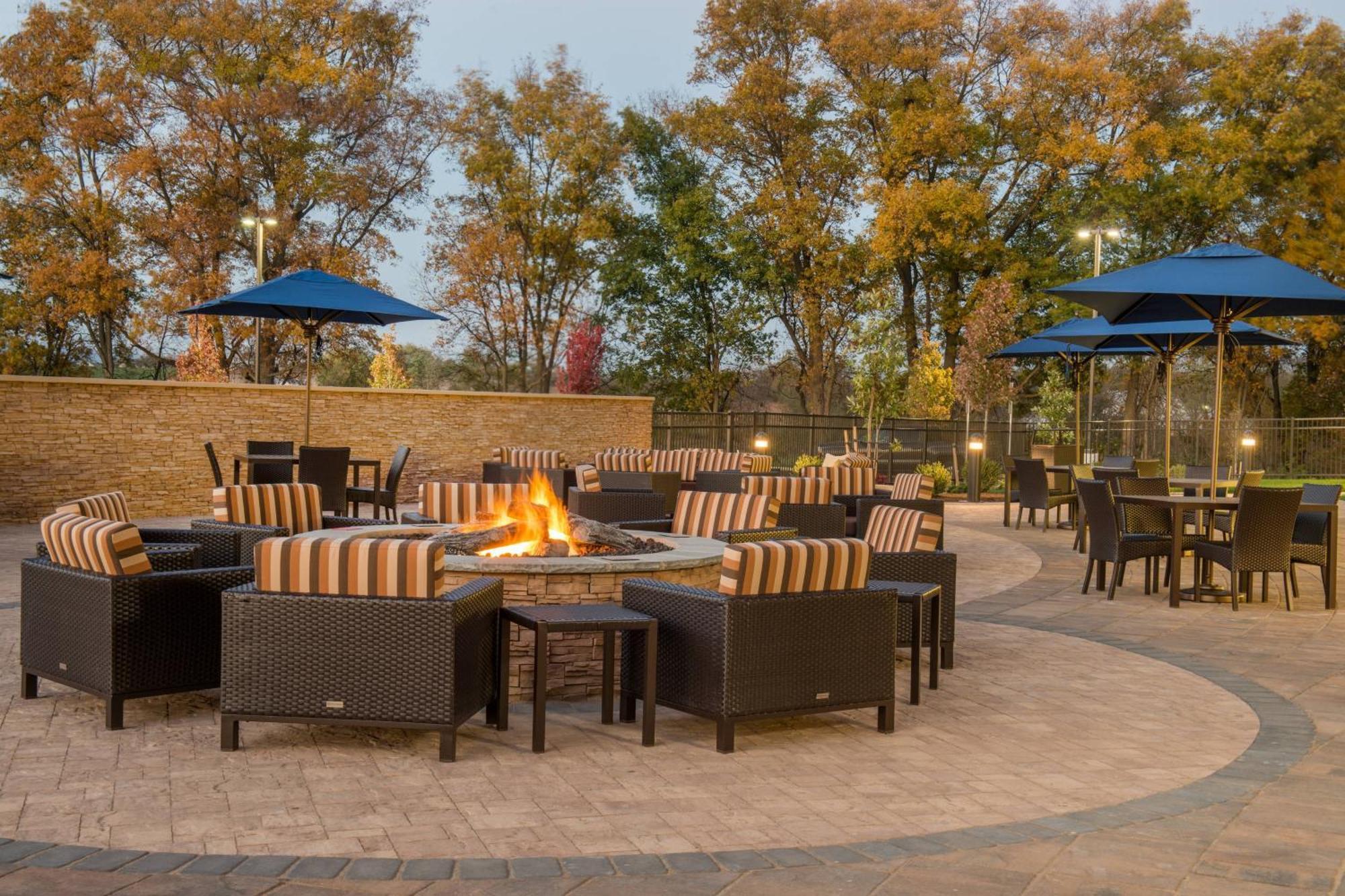 Hotel Courtyard By Marriott Shippensburg Esterno foto